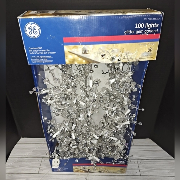 GE ConstantON 100 Clear Lights Glitter Gem Garland 9 FT White Wire Silver Balls